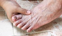 How Aging Adults Can Take Care of Their Feet